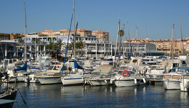 Puerto de portivo de Almería © OM